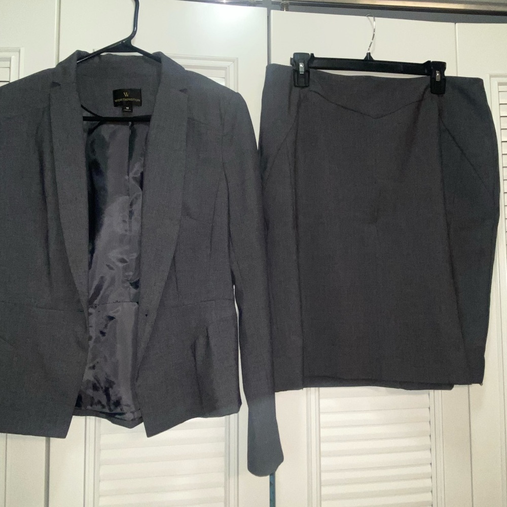Gray Worthington 2-piece suit